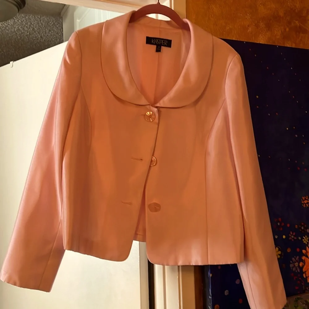 Pretty pink jacket - Picture 1 of 4